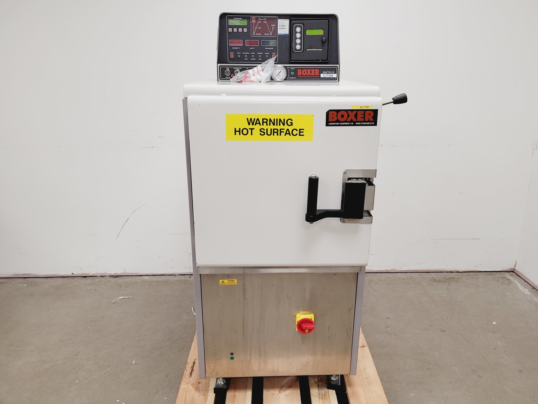 Image of Boxer Autoclave  Machine Type -200/75LR Lab