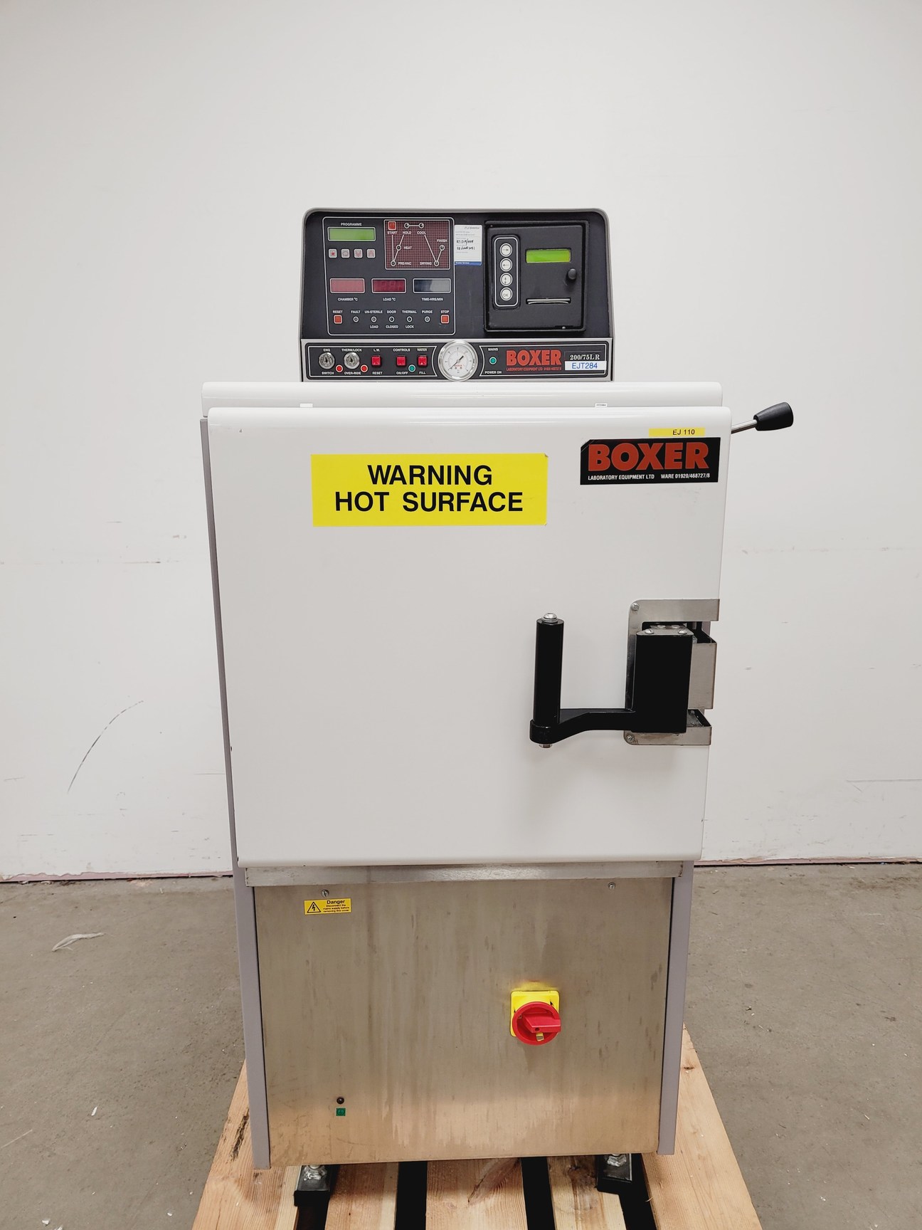 Image of Boxer Autoclave  Machine Type -200/75LR Lab