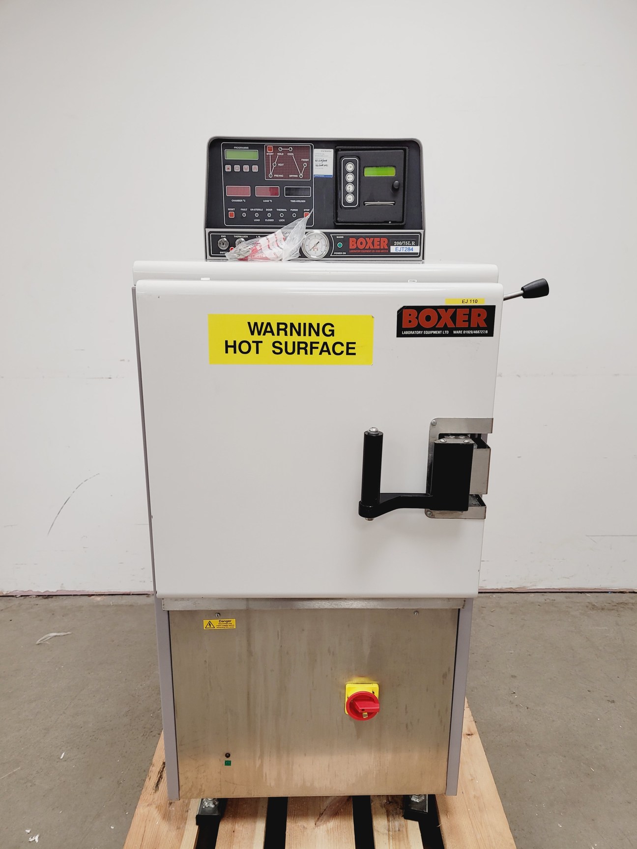 Image of Boxer Autoclave  Machine Type -200/75LR Lab