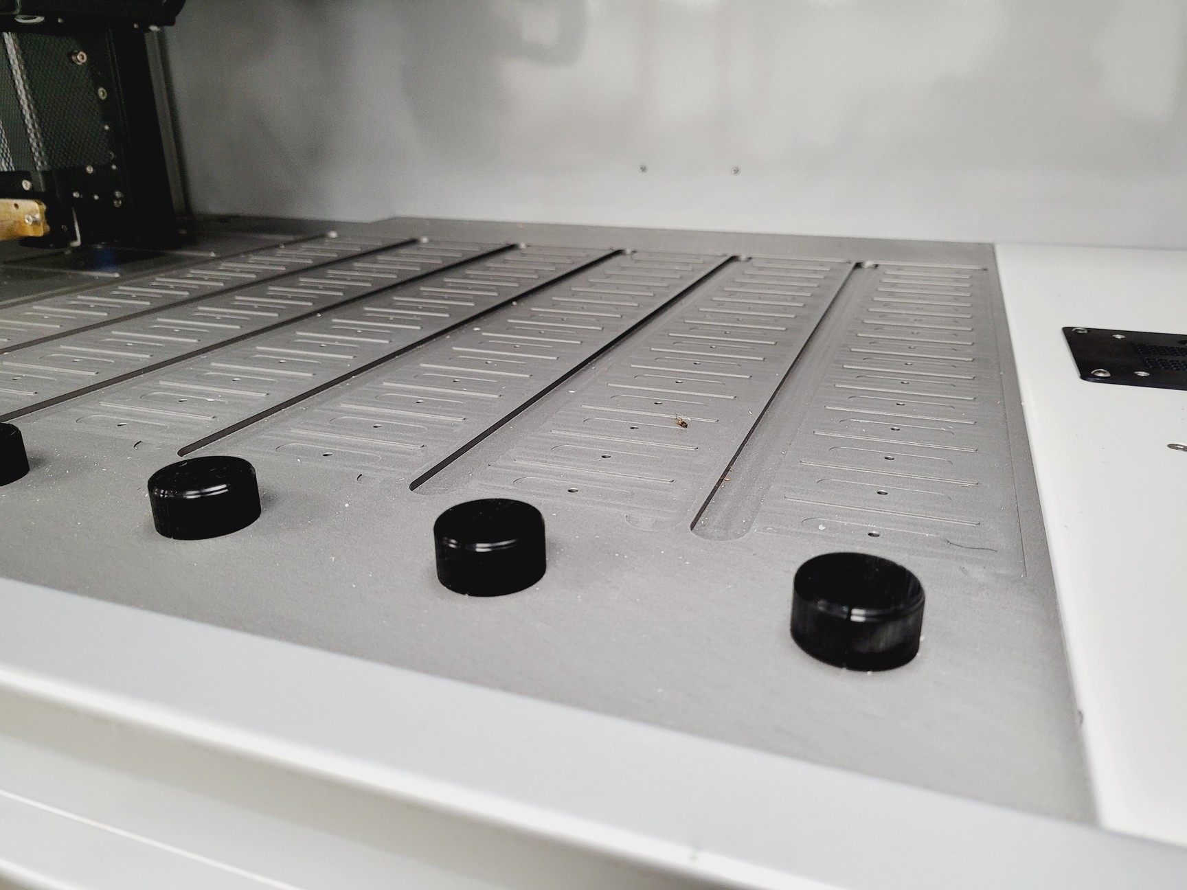 Image of Genetix QArray 2 Microarray Printer Plant Cloning Unit Lab (No Control Unit)