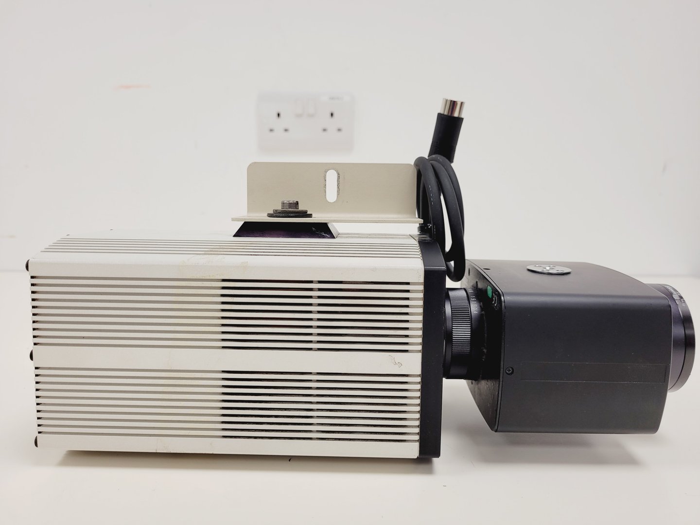 Image of Bio-Rad Universal Hood II XRS Imaging System with PC, Software & Camera Lab