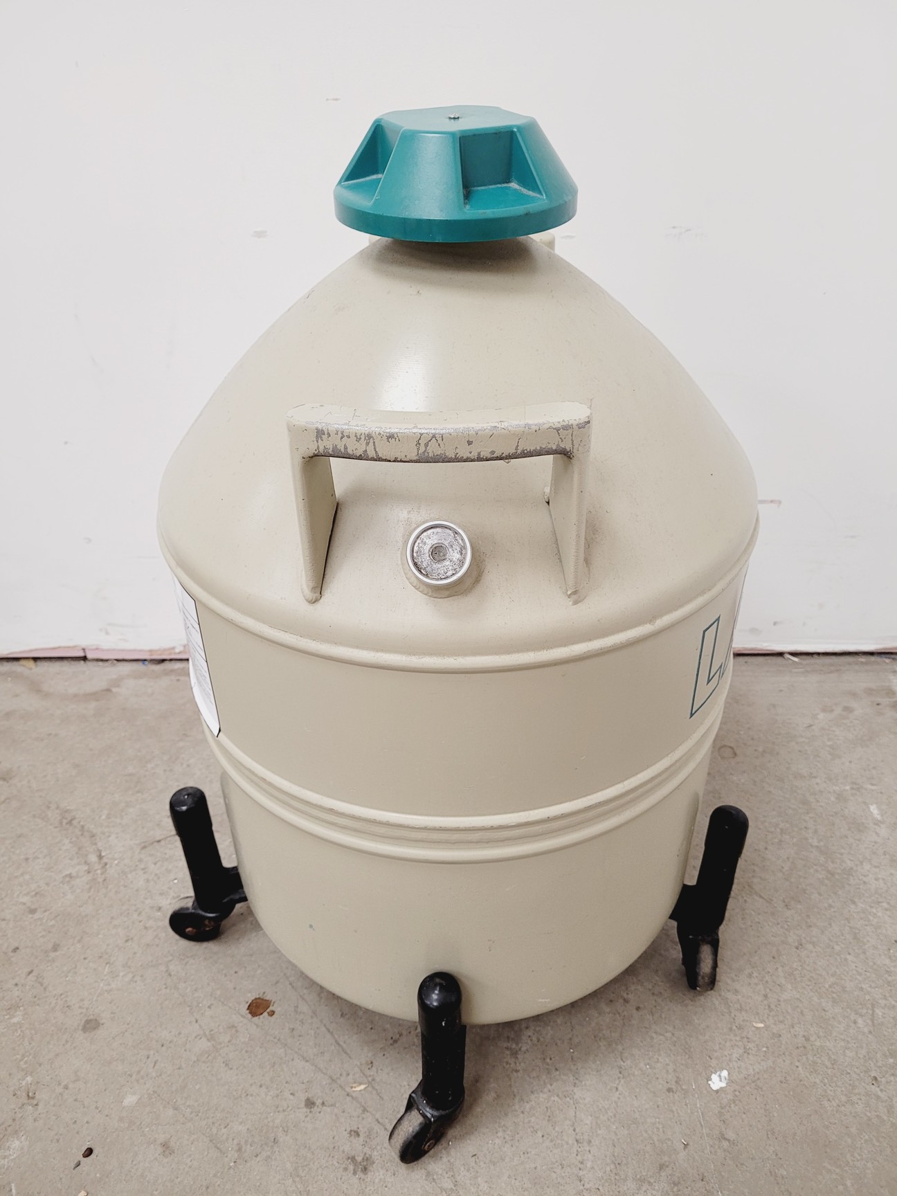 Image of LAB30 30 Litre Liquid Nitrogen Dewar lab
