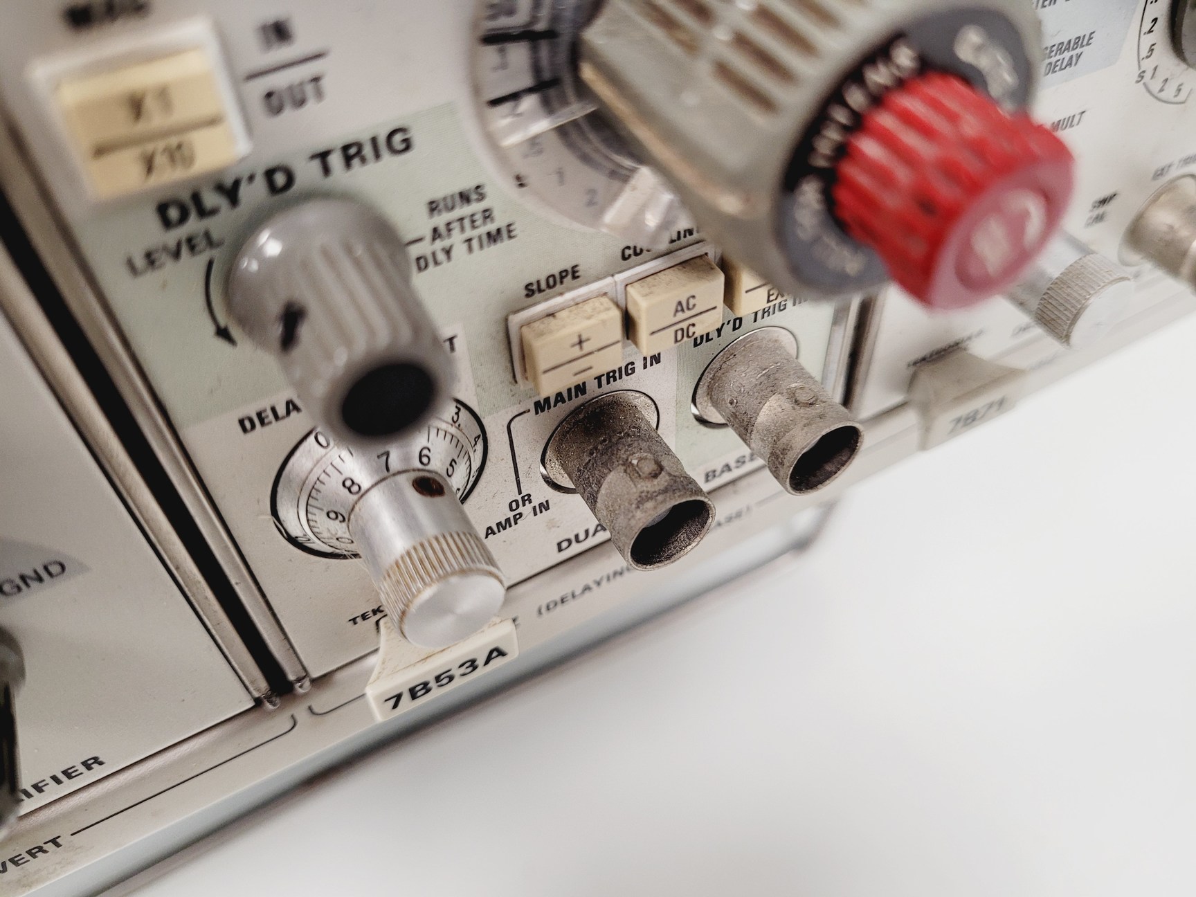 Image of Tectronix Acquisition Oscilloscope Unit  Model 7704 A Lab