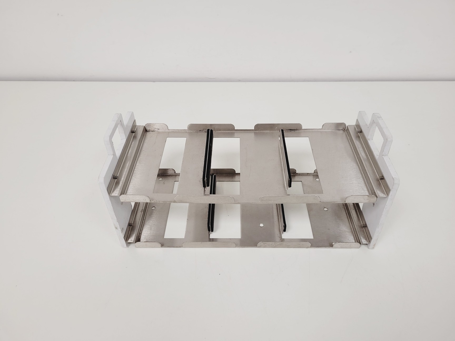 Image of 6 x Infors Fixed-configuration Platform Shaker Plates with Accessories