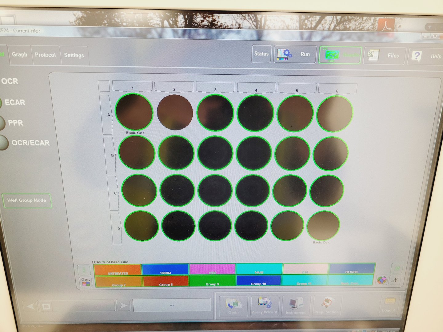 Image of SeaHorse Bioscience Extracellular Flux Analyser System  Model: XF24-2 Lab