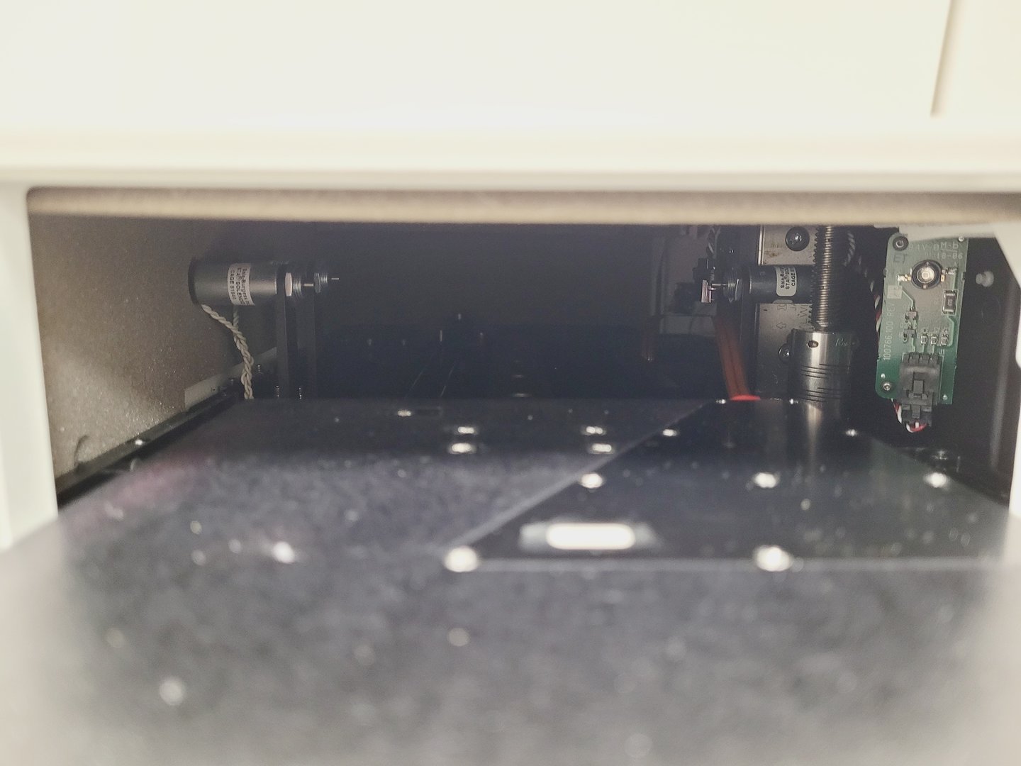 Image of SeaHorse Bioscience Extracellular Flux Analyser System  Model: XF24-2 Lab