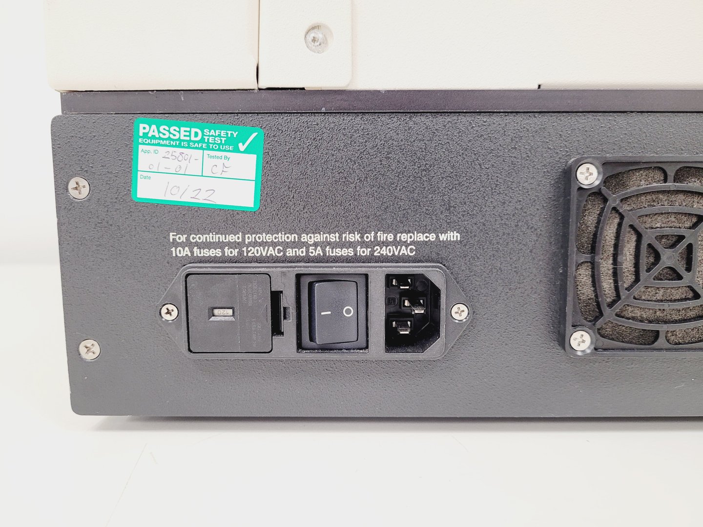 Image of SeaHorse Bioscience Extracellular Flux Analyser System  Model: XF24-2 Lab