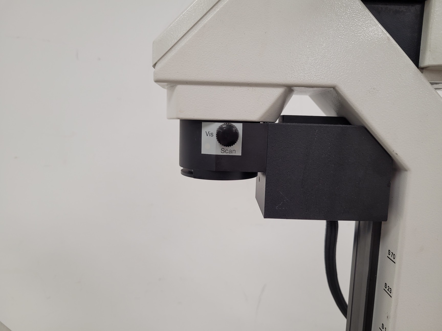 Image of Leica DM IRBE Inverted Motorised Microscope w/ 3 x Objectives HCX PL  Lab