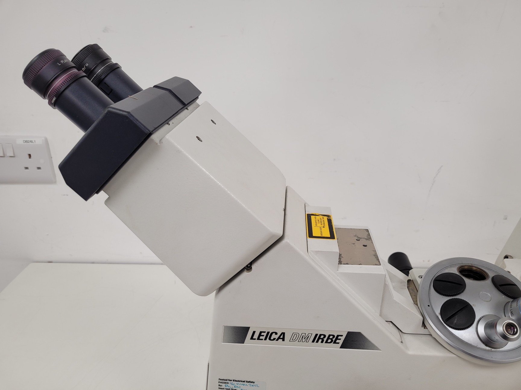 Image of Leica DM IRBE Inverted Motorised Microscope w/ 3 x Objectives HCX PL  Lab