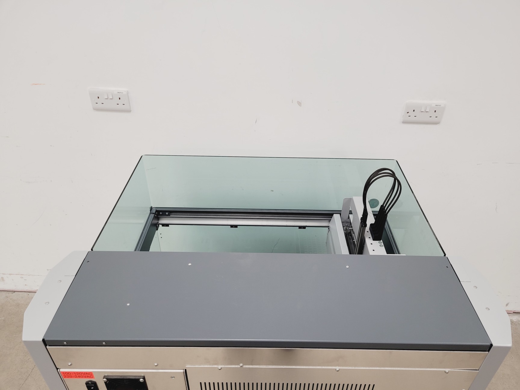 Image of Tecan Freedom EVO-2 100 Liquid Handling Robot Lab Spares/Repairs