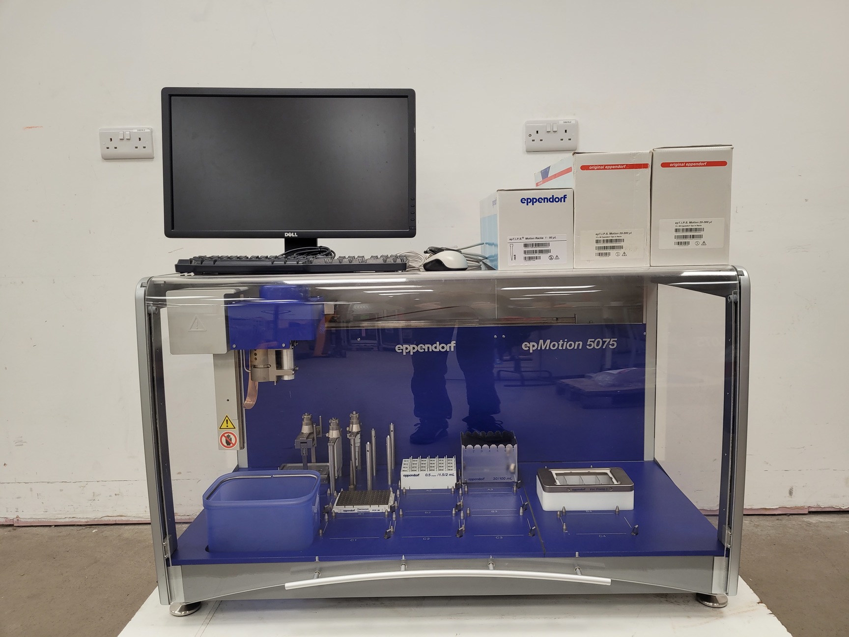 Image of Eppendorf epMotion 5075 Liquid Handling Robot System Lab