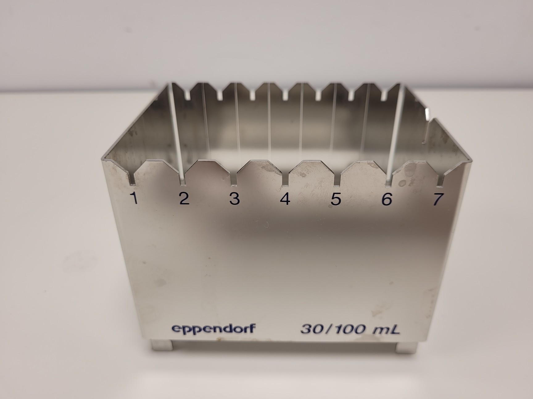 Image of Eppendorf epMotion 5075 Liquid Handling Robot System Lab