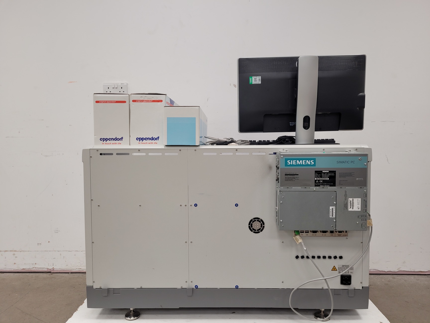 Image of Eppendorf epMotion 5075 Liquid Handling Robot System Lab