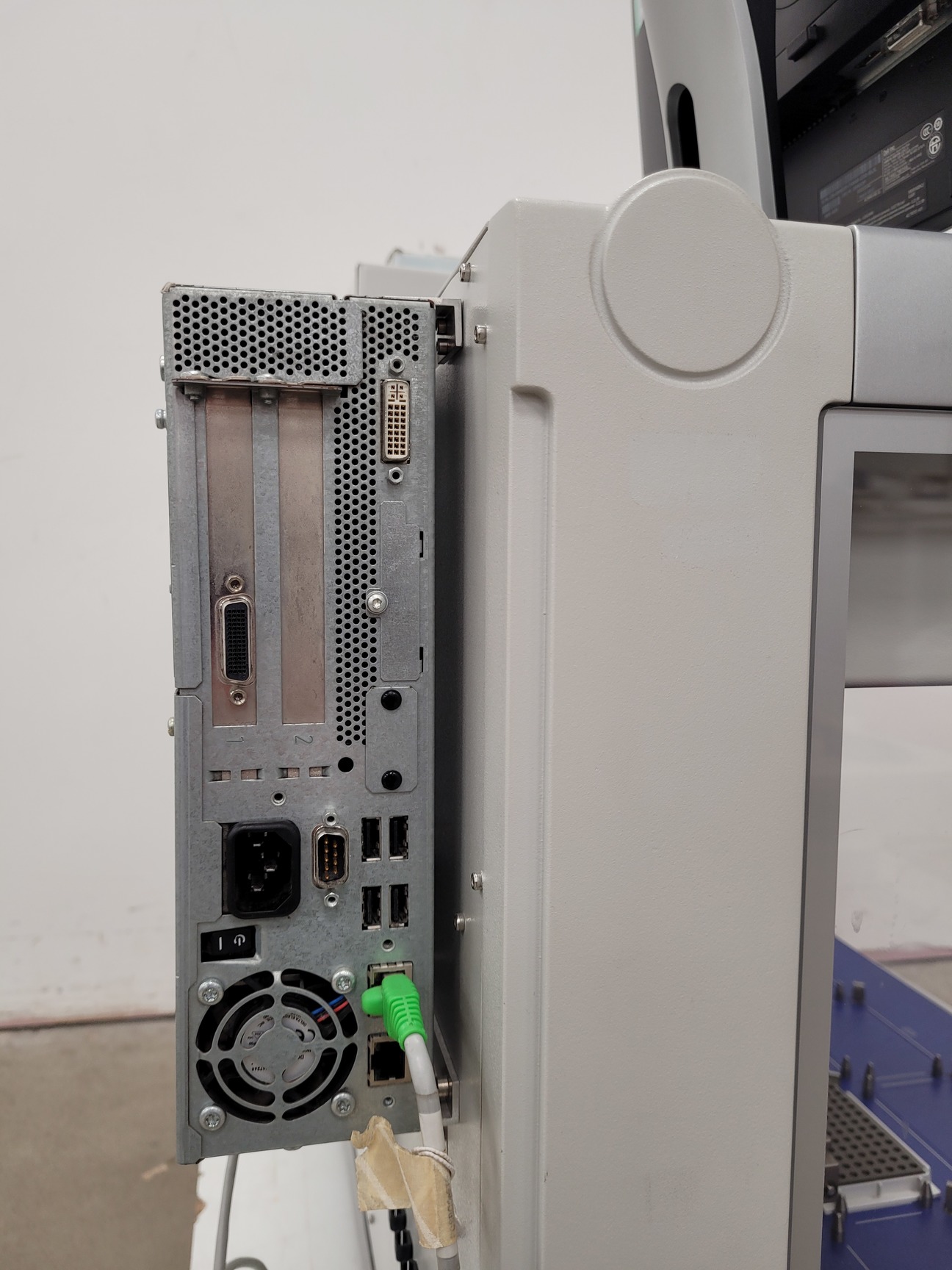 Image of Eppendorf epMotion 5075 Liquid Handling Robot System Lab