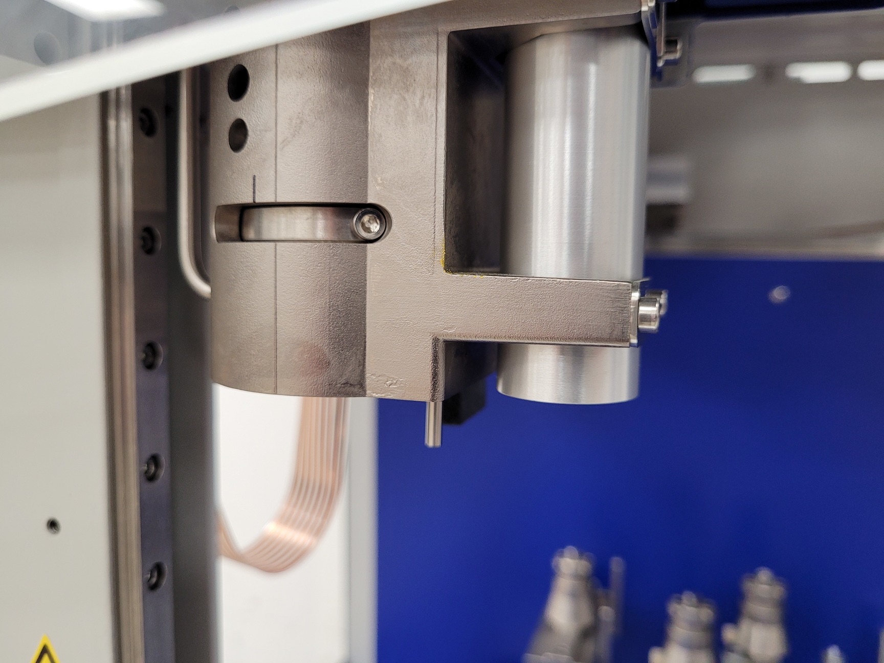 Image of Eppendorf epMotion 5075 Liquid Handling Robot System Lab