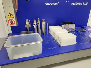 Thumbnail image of Eppendorf EpMotion 5075 LH Automated Liquid Handling System Computer Version Lab