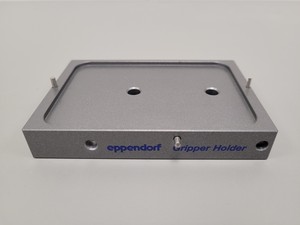 Thumbnail image of Eppendorf EpMotion 5075 LH Automated Liquid Handling System Computer Version Lab