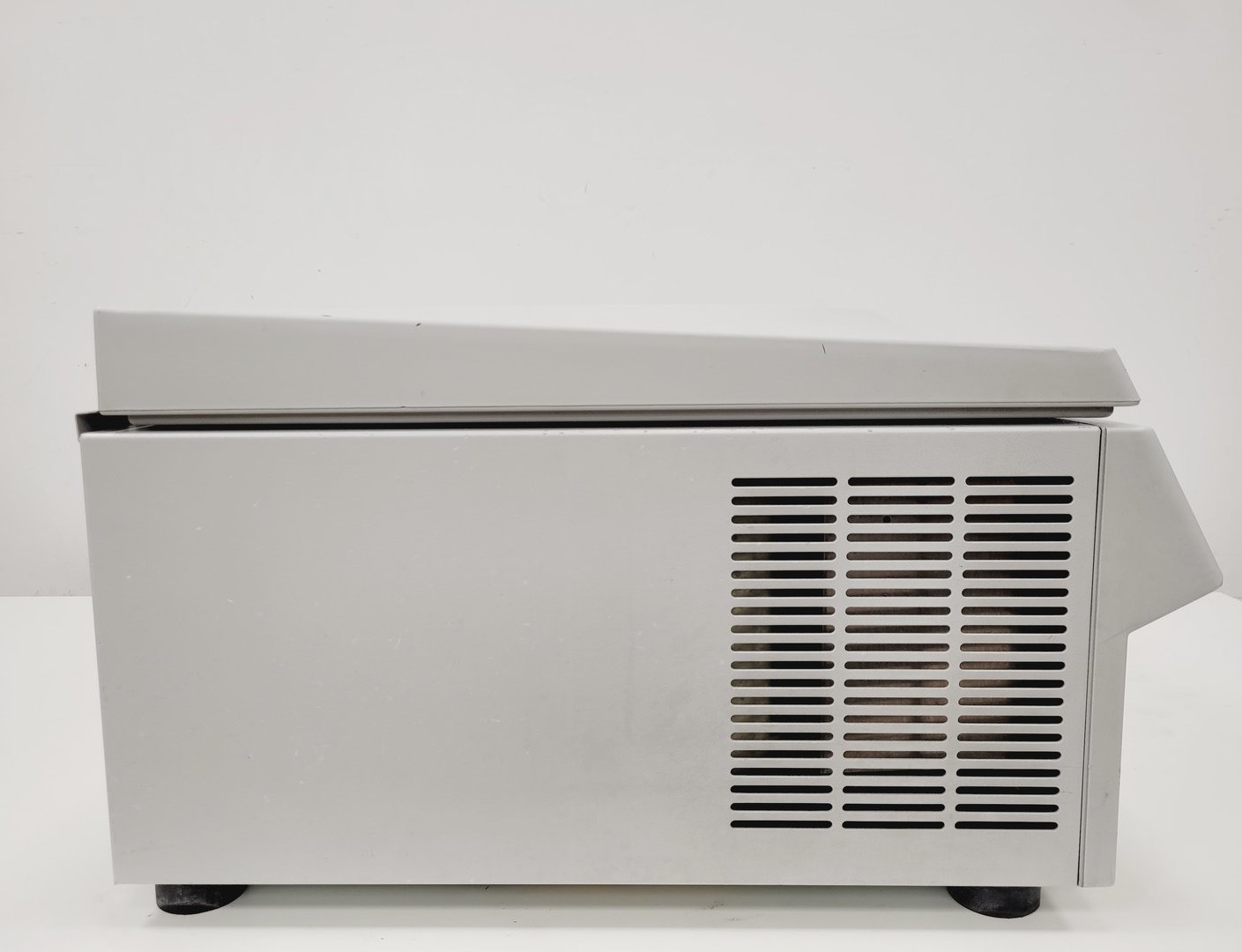Image of Eppendorf 5810R Refrigerated Laboratory Centrifuge w/ A-4-81 4000rpm Rotor  Lab