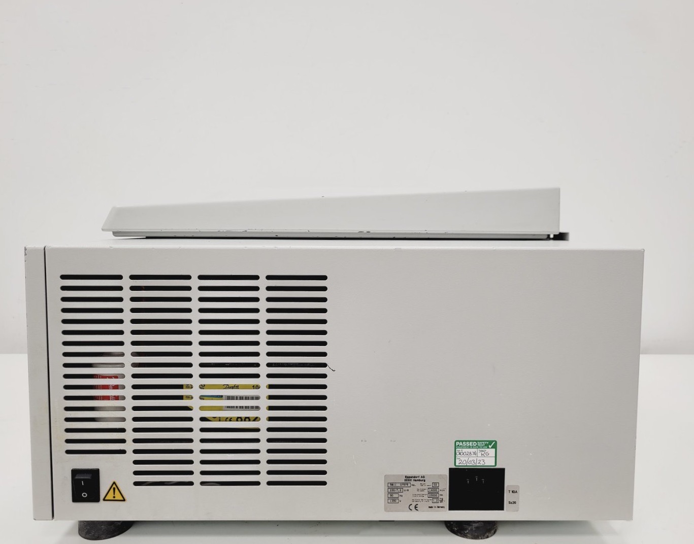 Image of Eppendorf 5810R Refrigerated Laboratory Centrifuge w/ A-4-81 4000rpm Rotor  Lab