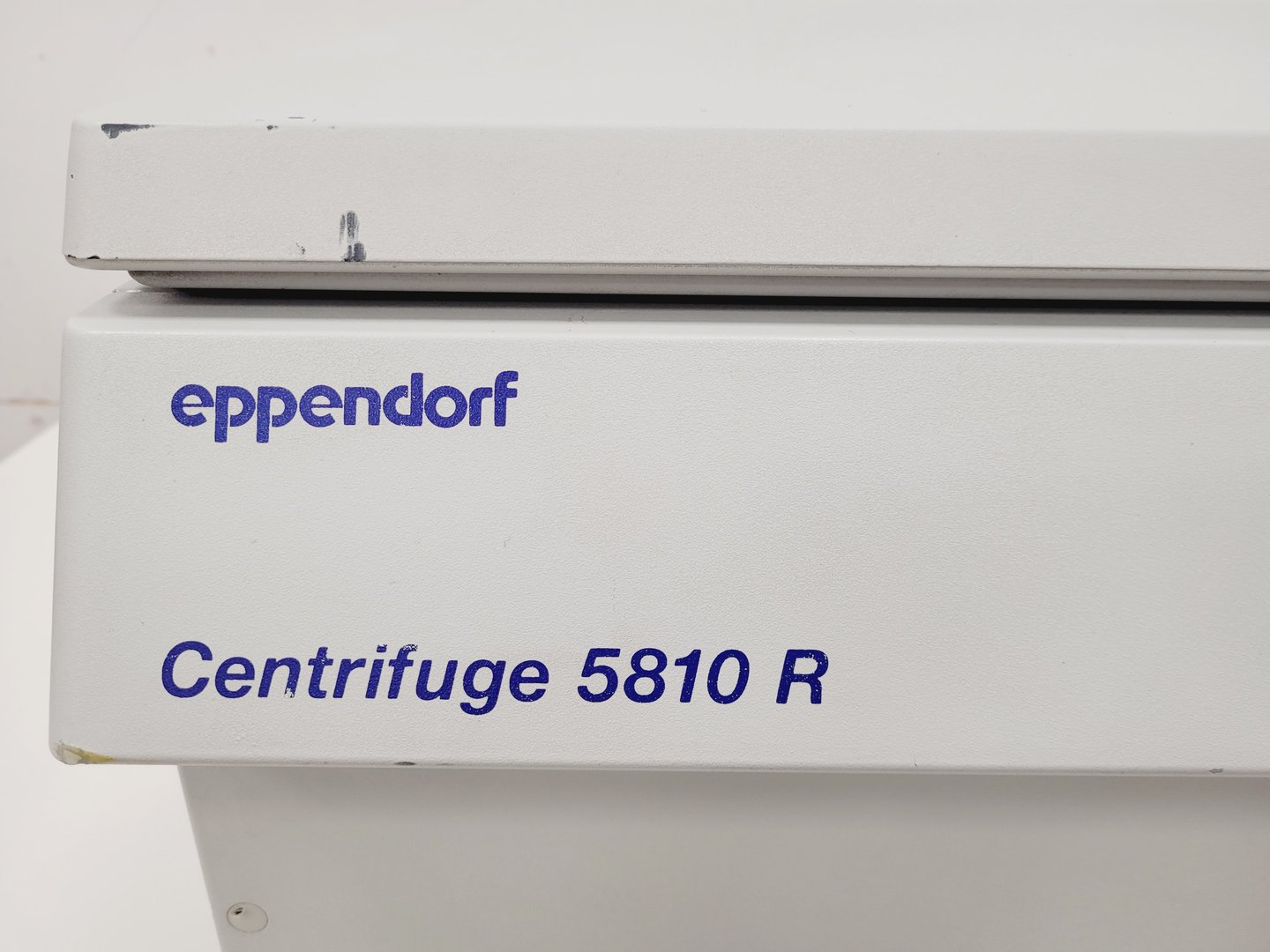 Image of Eppendorf 5810R Refrigerated Laboratory Centrifuge w/ A-4-81 4000rpm Rotor  Lab