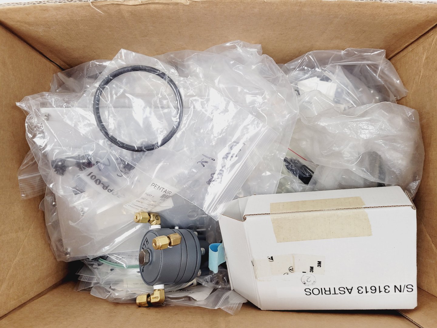 Image of MoFlo Astrios EQ Cell Sorter 4 laser system Lab