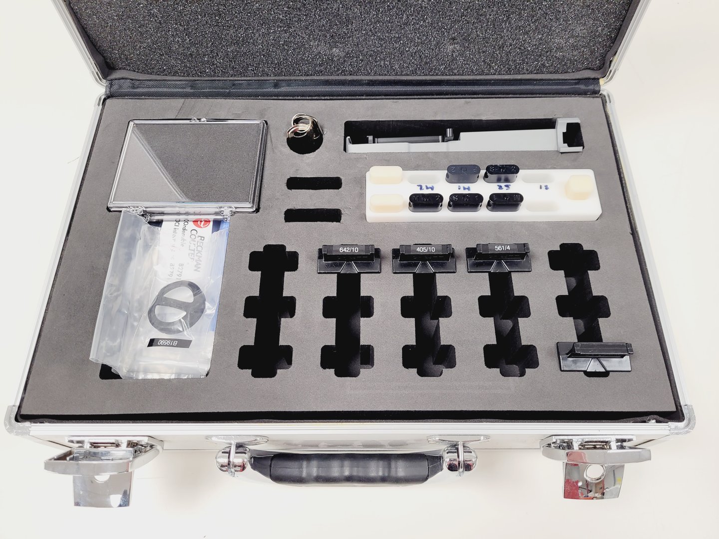 Image of MoFlo Astrios EQ Cell Sorter 4 laser system Lab