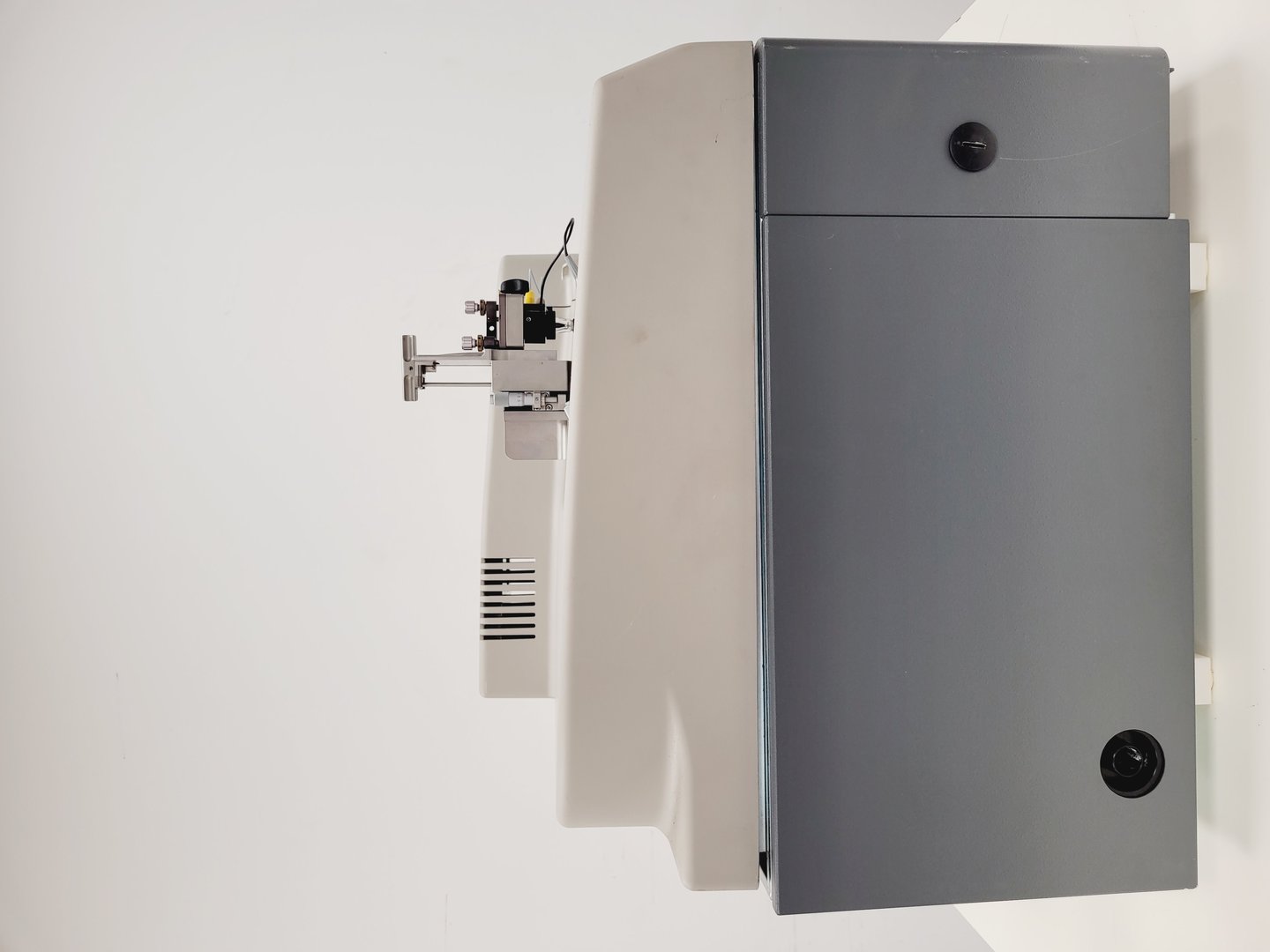 Image of MoFlo Astrios EQ Cell Sorter 4 laser system Lab