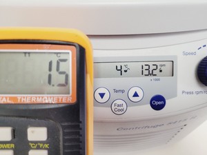 Thumbnail image of Eppendorf 5415R Refrigerated Benchtop Centrifuge with 13200rpm Rotor Lab