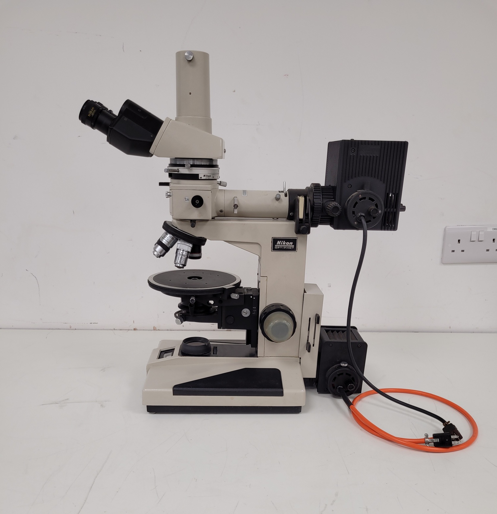 Image of Nikon Optiphot Compound Microscope with 5 x Objectives ph3 P DPlan 20P0 Lab