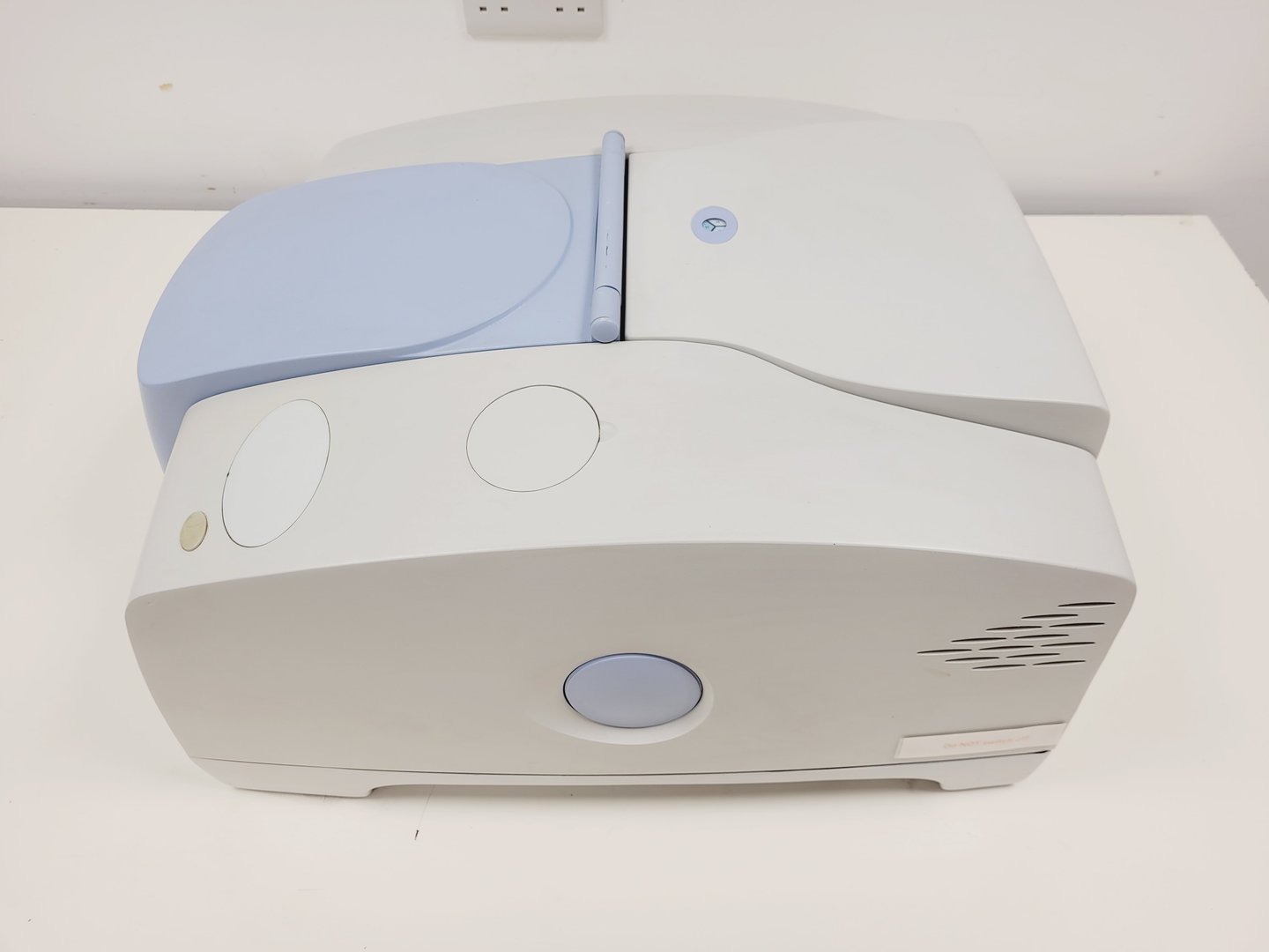 Image of Perkin Elmer Spectrum 65  FT-IR Spectrometer System Lab