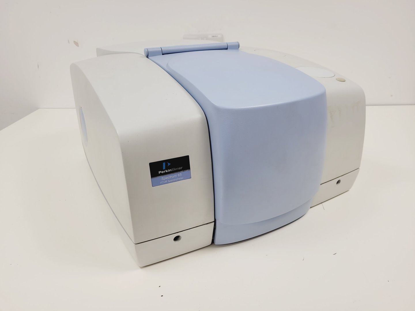Image of Perkin Elmer Spectrum 65  FT-IR Spectrometer System Lab