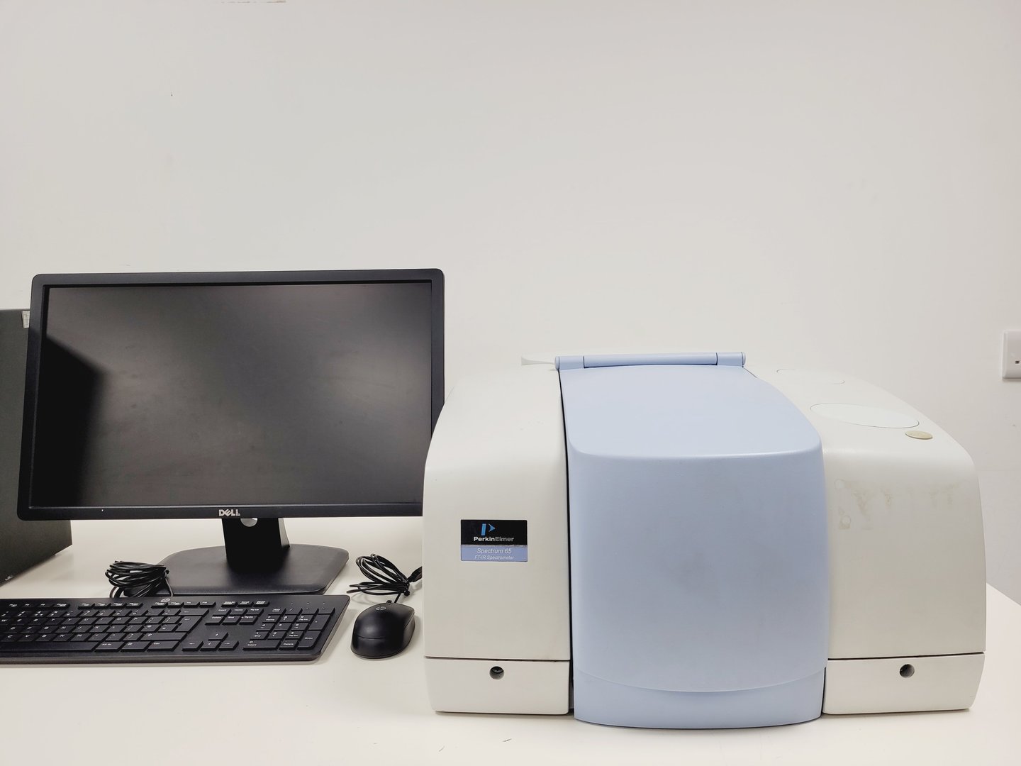 Image of Perkin Elmer Spectrum 65  FT-IR Spectrometer System Lab