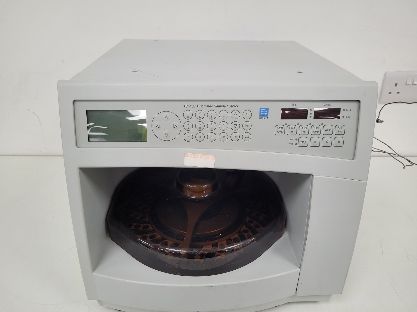 Dionex ASI 100 T HPLC Automated Sample Injector Lab