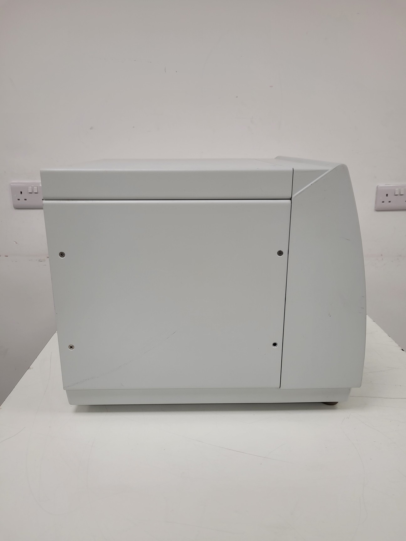 Dionex ASI 100 T HPLC Automated Sample Injector Lab