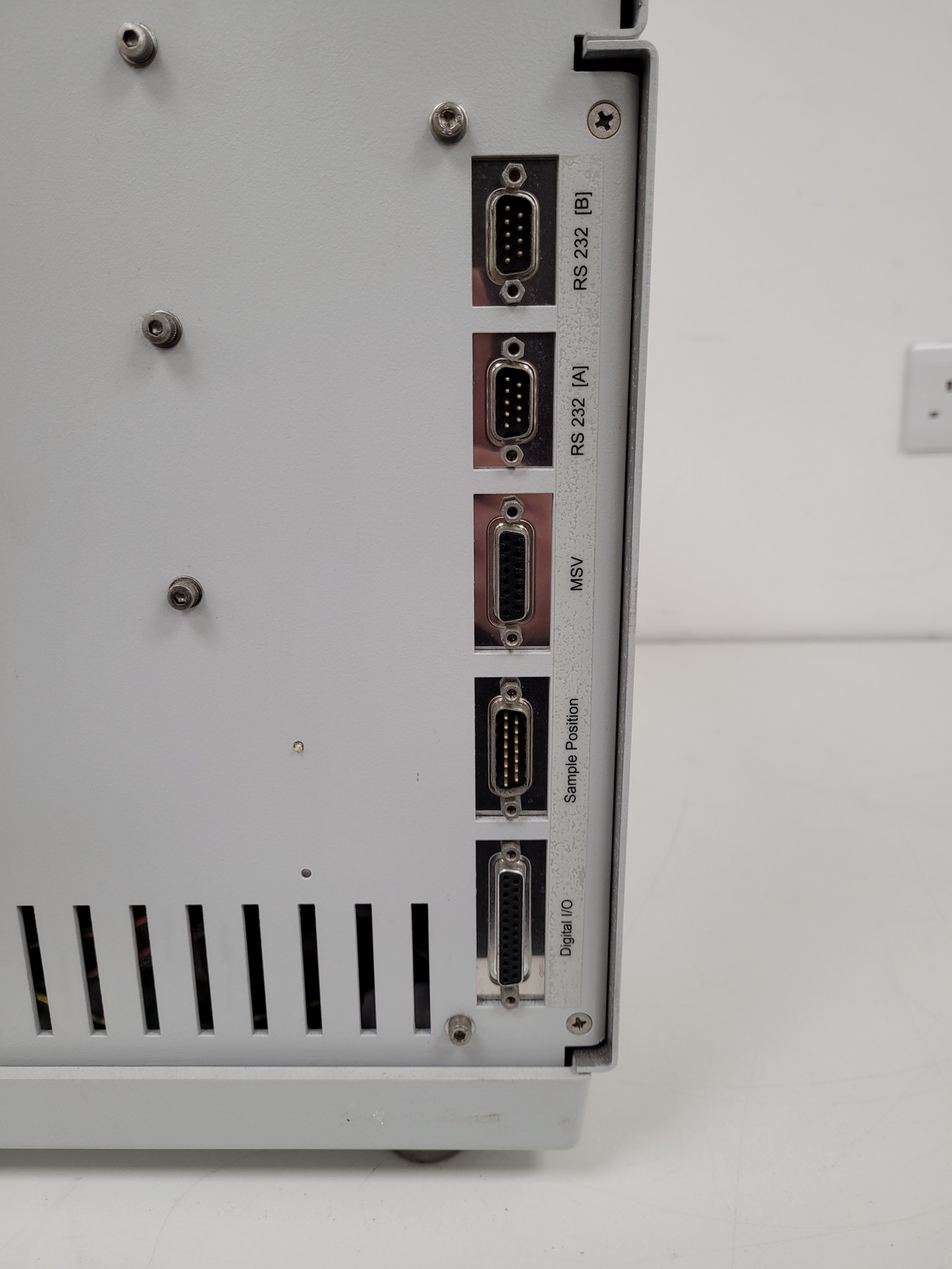 Dionex ASI 100 T HPLC Automated Sample Injector Lab