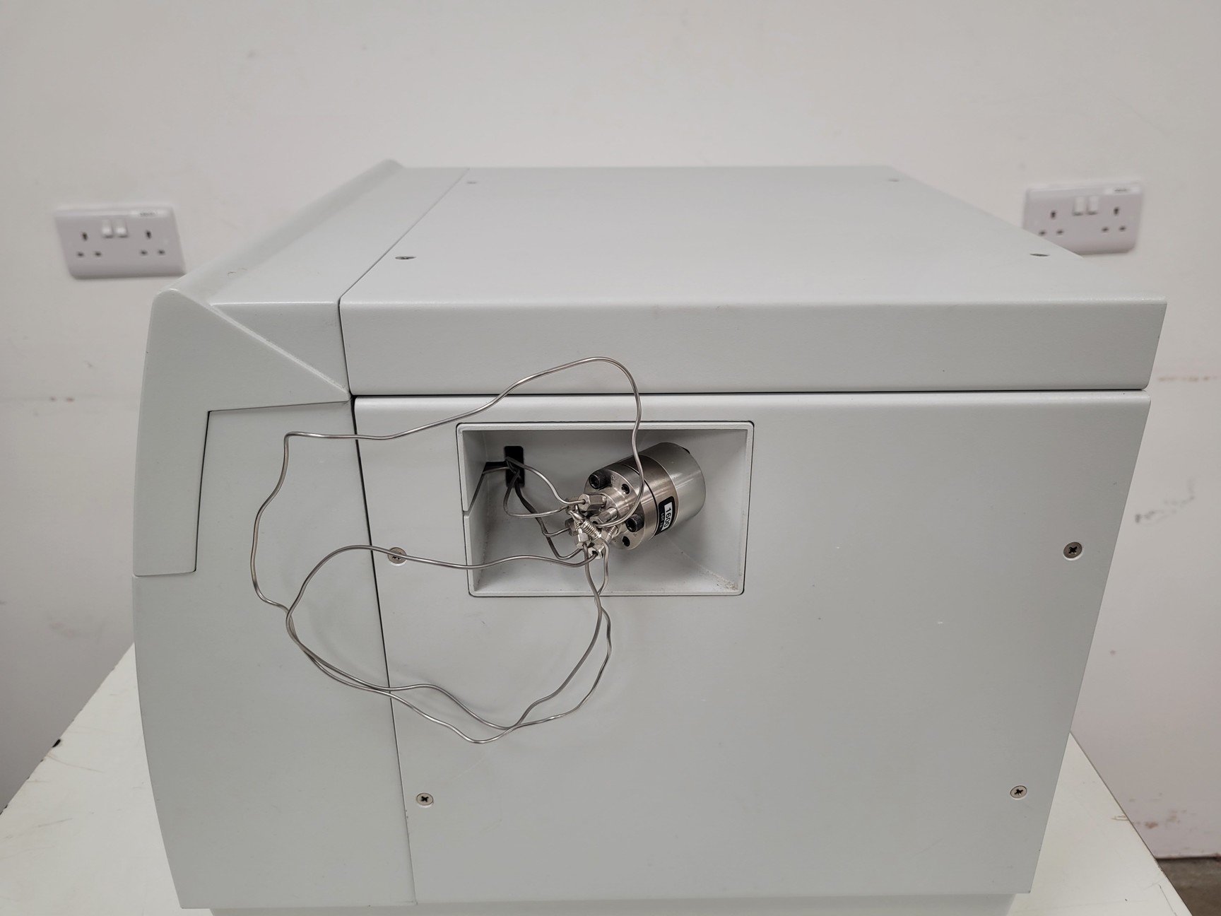 Dionex ASI 100 T HPLC Automated Sample Injector Lab
