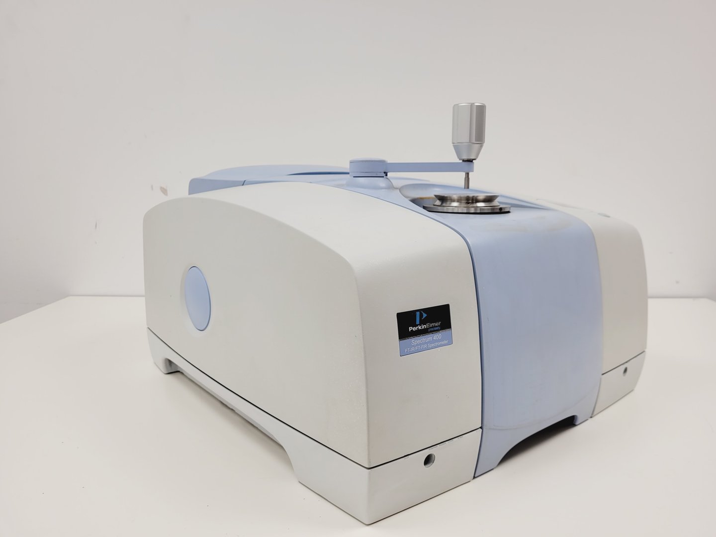 Image of Perkin Elmer Spectrum 400 FT-IR/FT-FIR Spectrometer Lab
