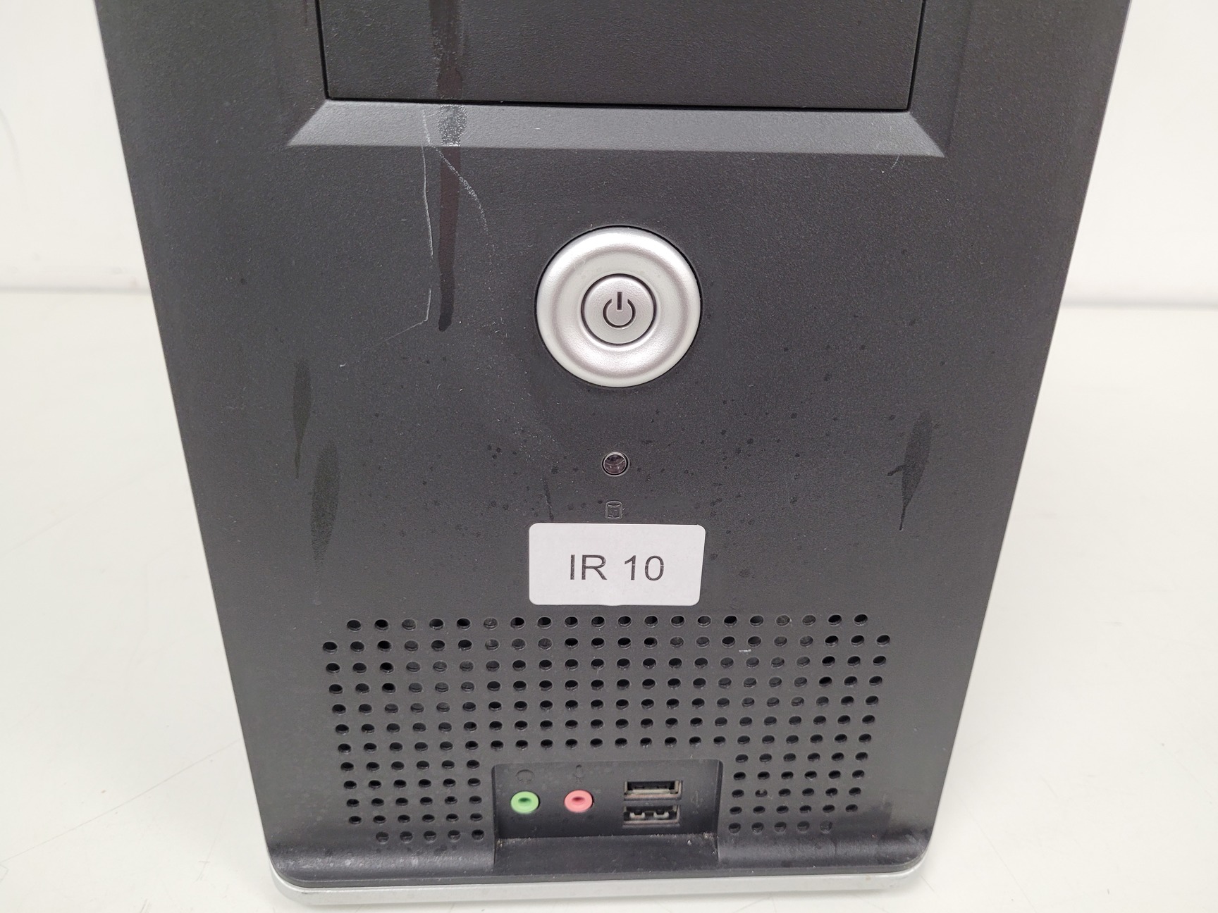 Image of Perkin Elmer Spectrum 400 FT-IR/FT-FIR Spectrometer Lab