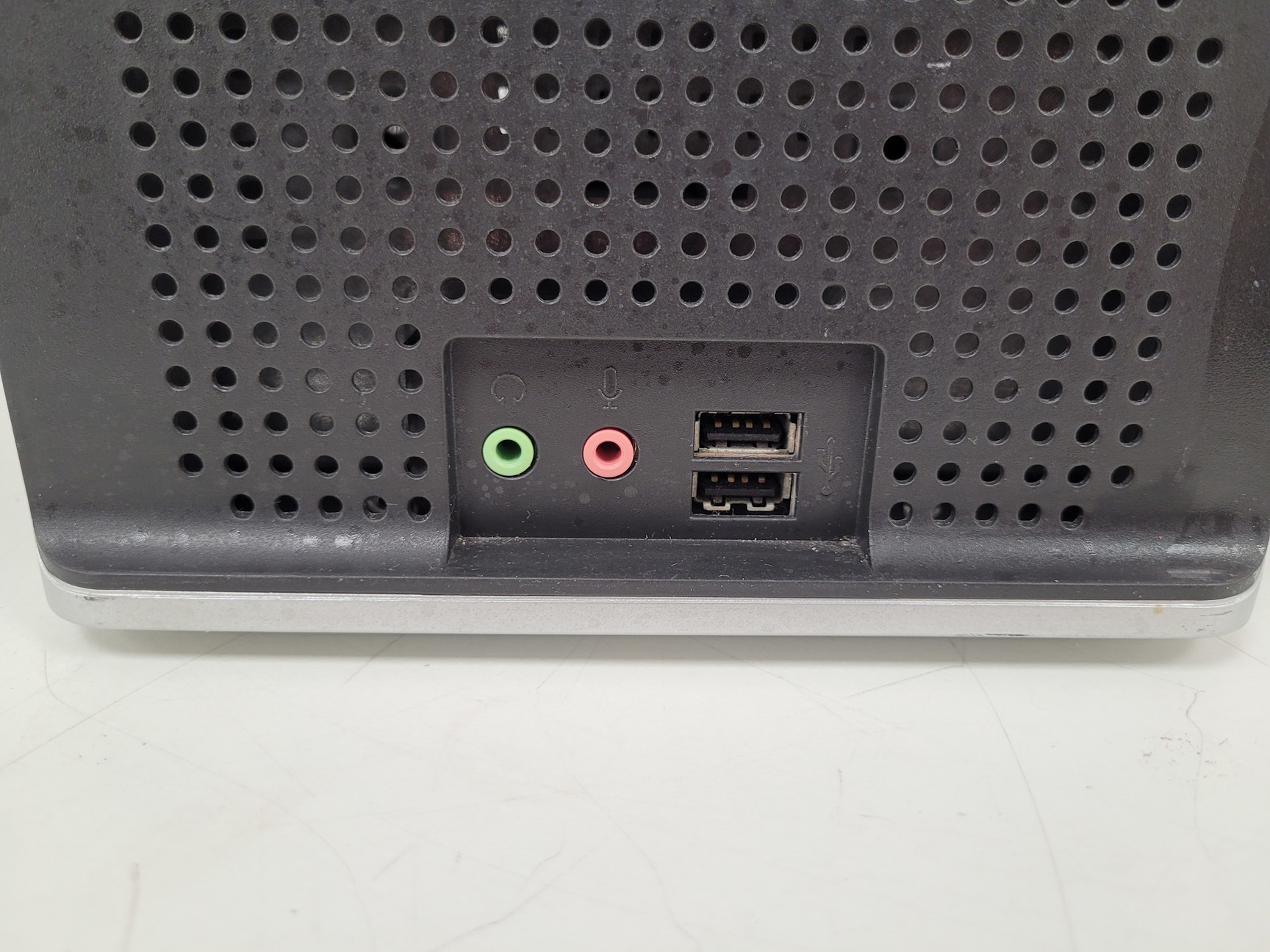 Image of Perkin Elmer Spectrum 400 FT-IR/FT-FIR Spectrometer Lab