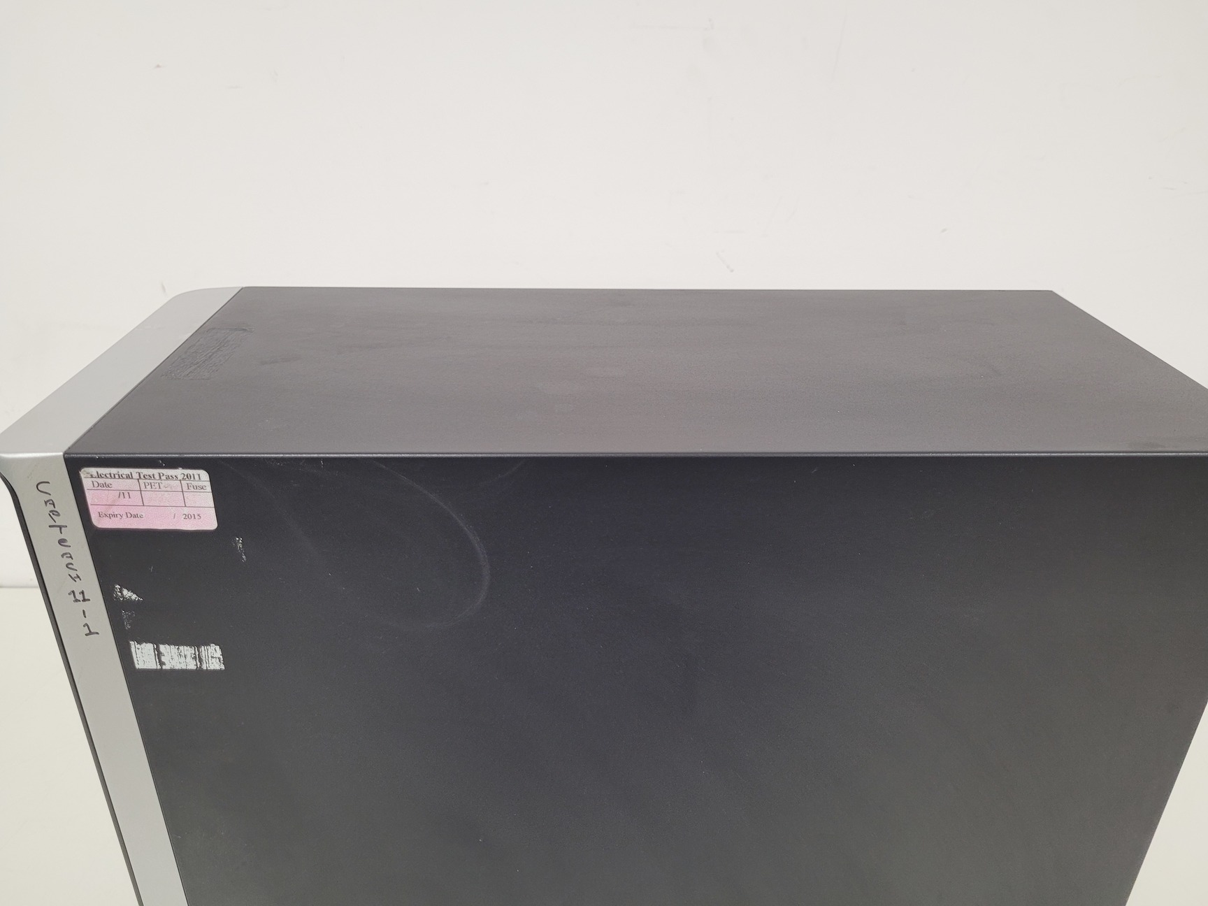 Image of Perkin Elmer Spectrum 400 FT-IR/FT-FIR Spectrometer Lab