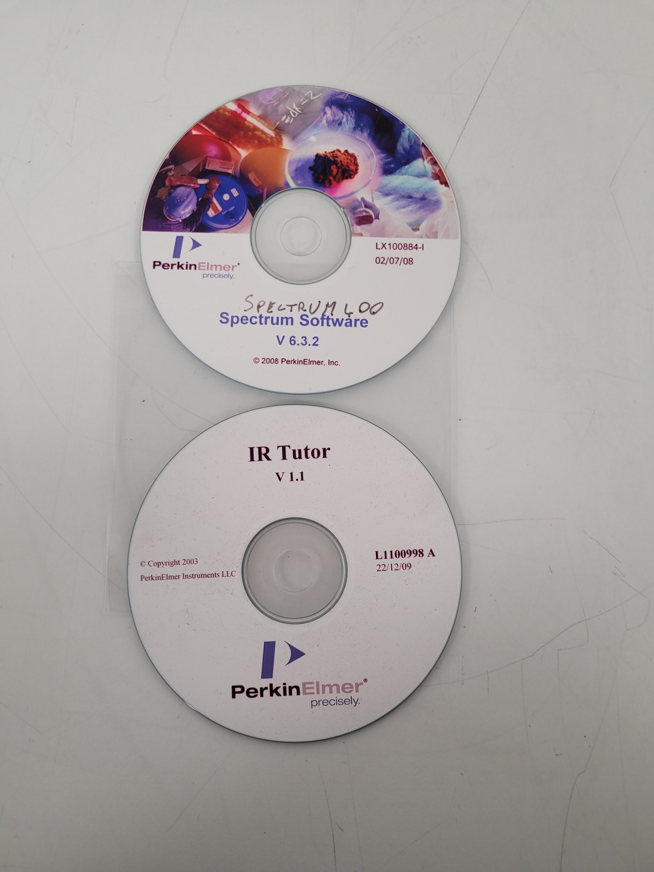 Image of Perkin Elmer Spectrum 400 FT-IR/FT-FIR Spectrometer Lab