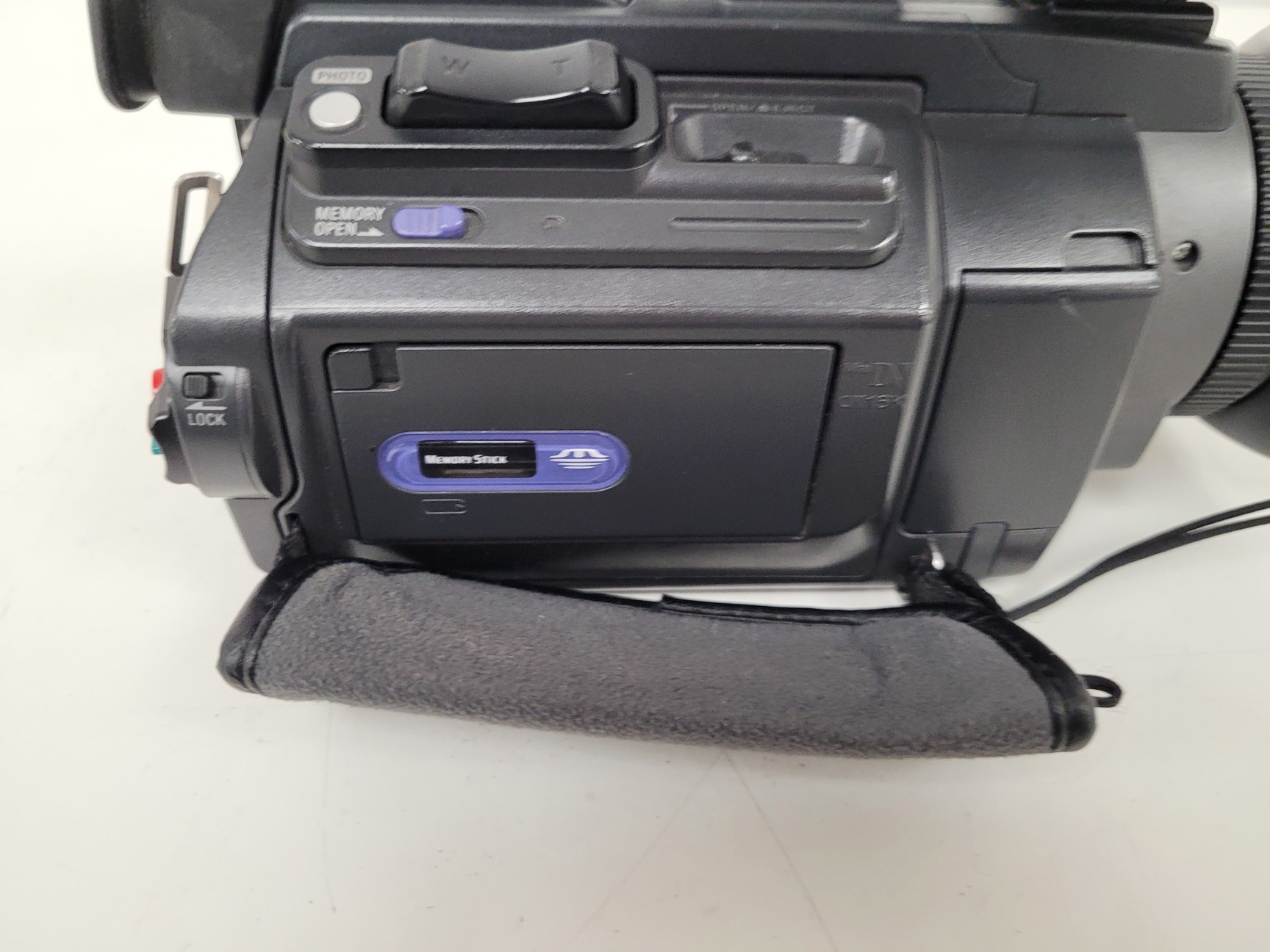 Image of Sony DSR-PDX10P DVCAM Video Camera Camcorder
