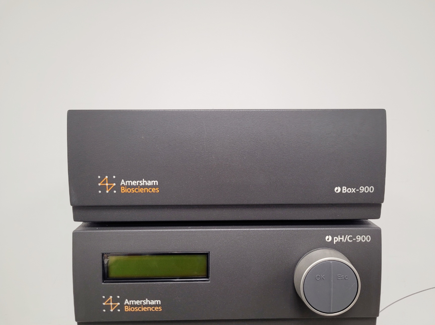 Image of Amersham Biosciences Ettan LC 900 FPLC System Lab