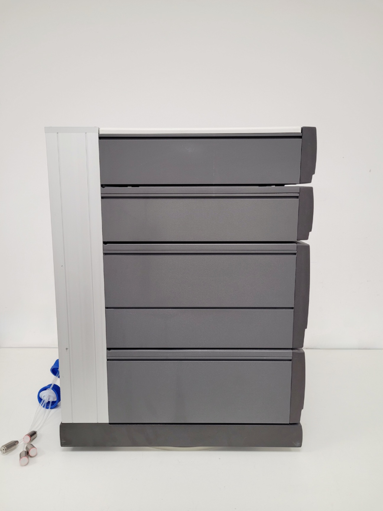Image of Amersham Biosciences Ettan LC 900 FPLC System Lab