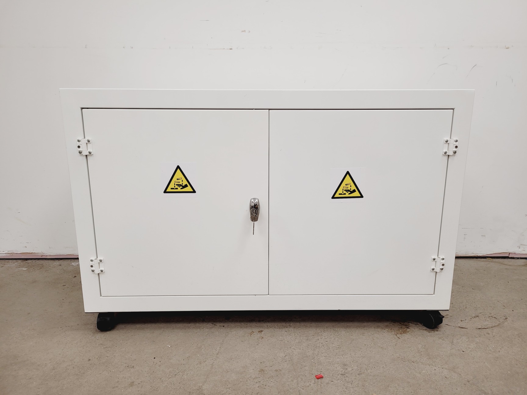 Image of COSHH Acid/Alkali Double Door Storage Cabinet with Keys D38 W108 H64cm Lab