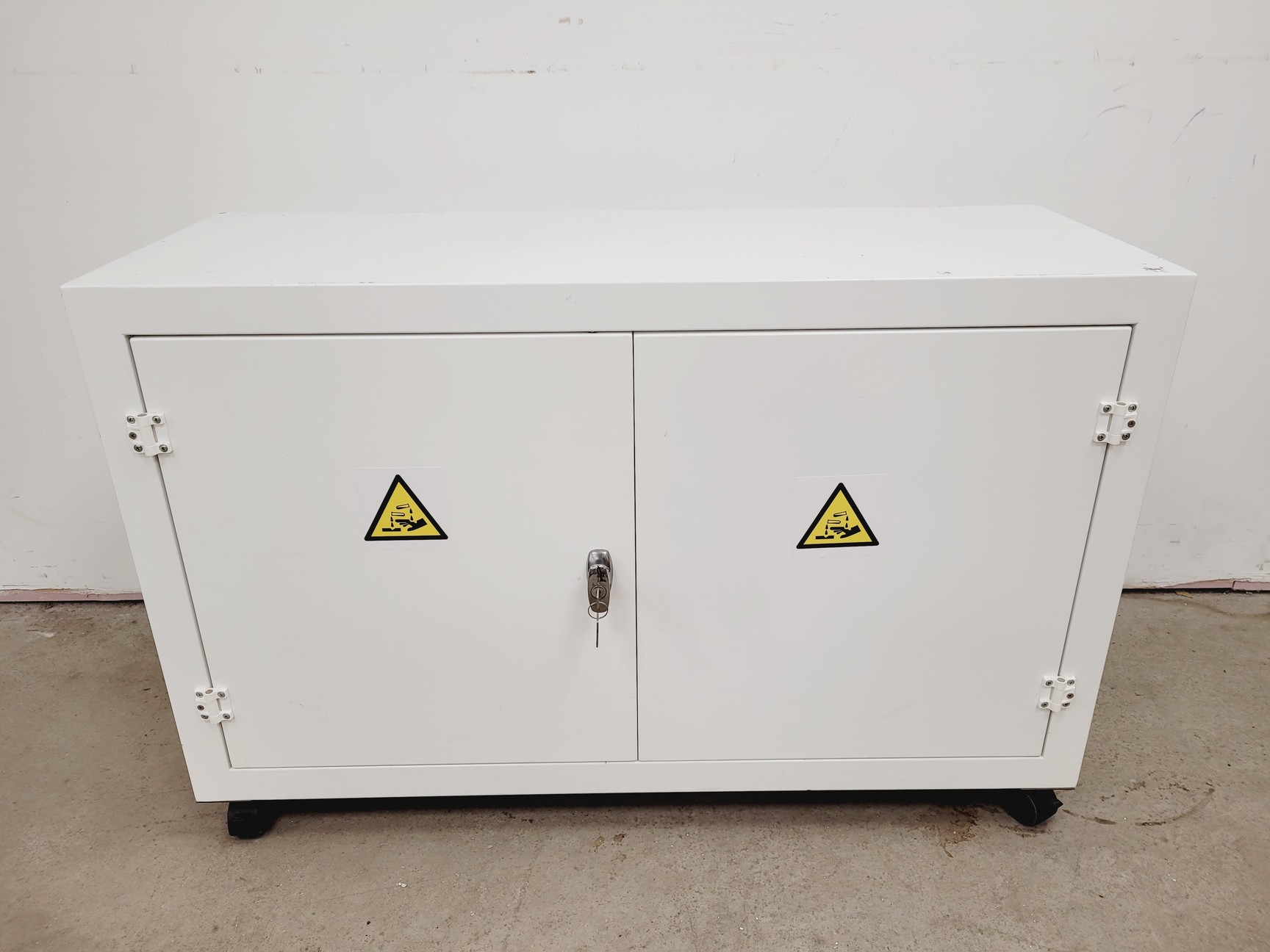 Image of COSHH Acid/Alkali Double Door Storage Cabinet with Keys D38 W108 H64cm Lab