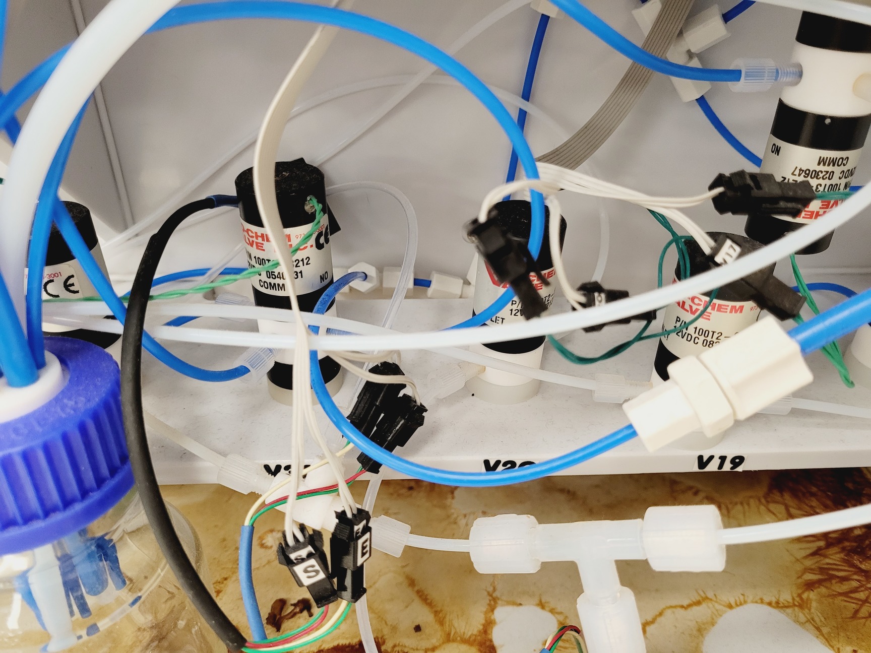 Image of CS Bio Peptide Synthesizer Division System  Model - CS336X with Software Lab