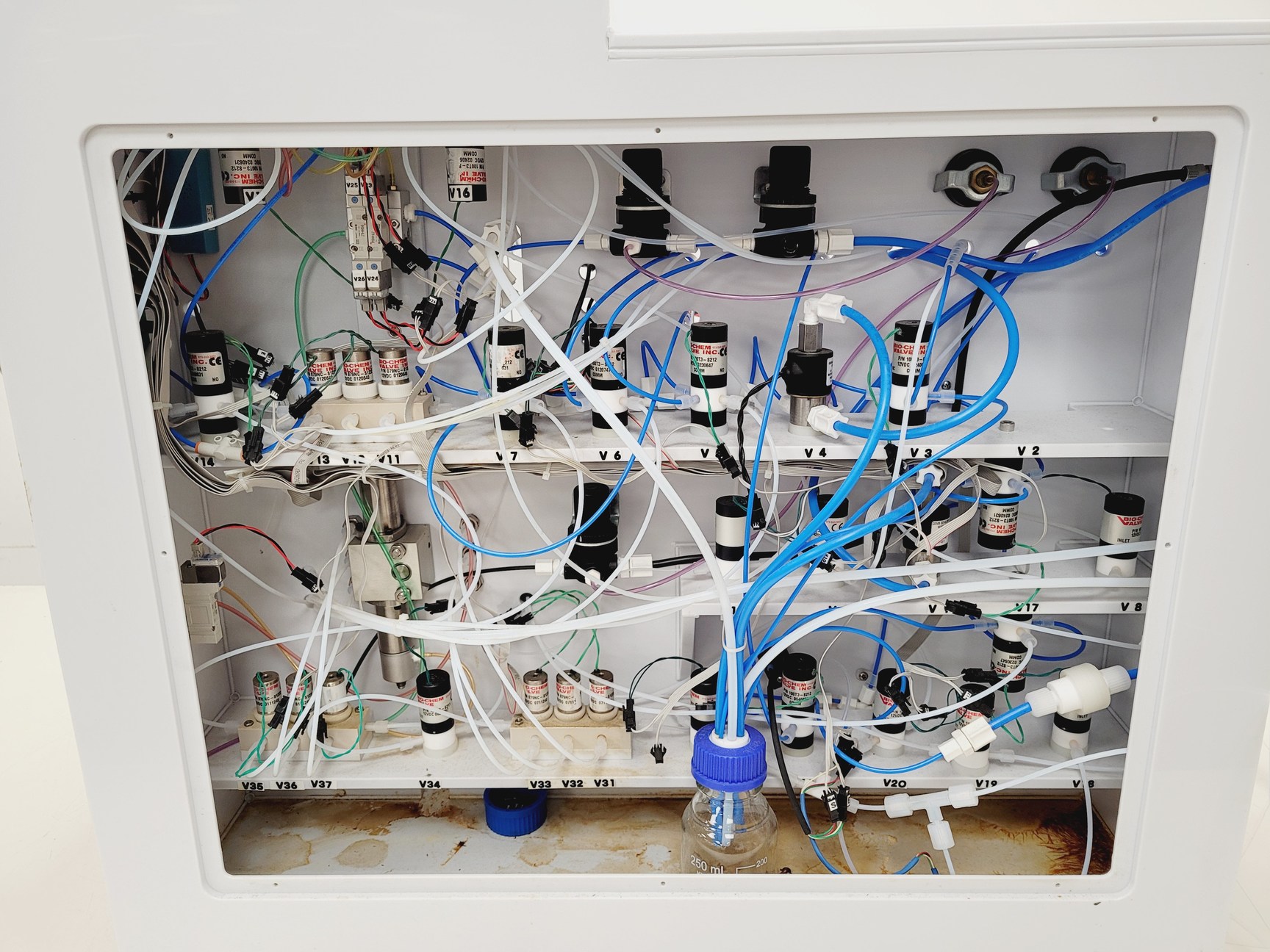 Image of CS Bio Peptide Synthesizer Division System  Model - CS336X with Software Lab