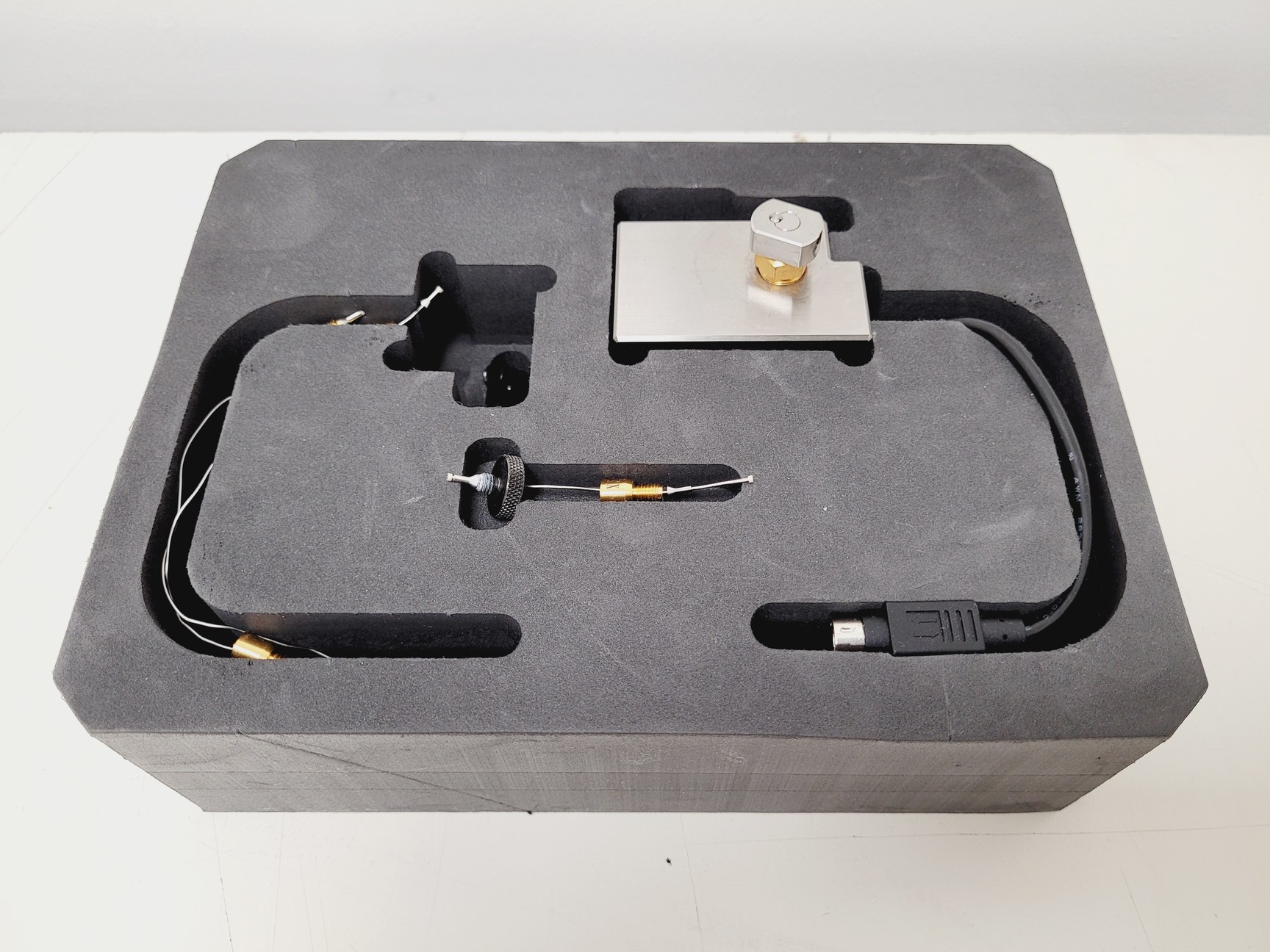 Image of Thermo Dionex UltiMate 3000 HPLC System Lab Spares/Repairs