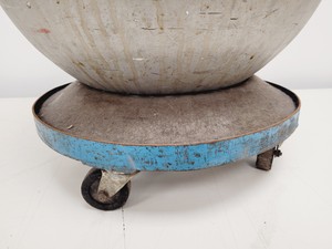 Thumbnail image of Union Carbide Liquefied Gas Container Liquid Nitrogen Dispensing Dewar Lab